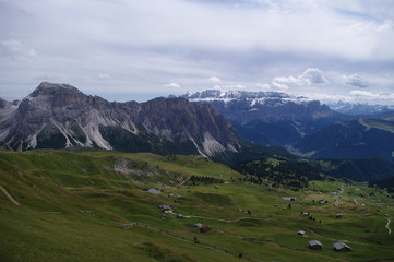 Fototapeta na wymiar montagne Dolomites