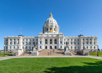 Fototapeta na wymiar St. Paul Minnesota State Capitol Building on a Blue Sky Summer Day 