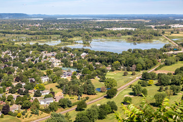 Fototapeta na wymiar View of Mississippi River From Grand Dad's Bluff, La Crosse, Wisconsin