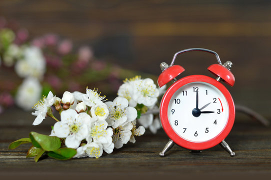 Daylight Savings Time 2023 Royalty-Free Images, Stock Photos & Pictures