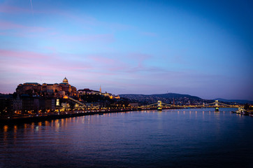 Obraz premium sunset panorama of danube budapest hills