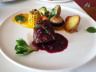 steak with vegetables