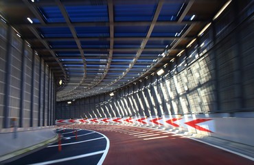 Curved underpass, Tokyo Metropolitan Expressway