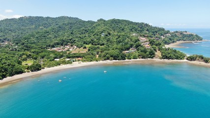 Vista aerea de playa Mantas en Punta Leona, Costa Rica