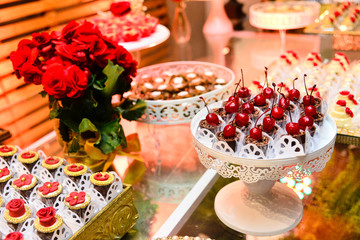 sweets on christmas , party table,  chocolate truffles, brigadeiro,chocolate candy, condensed milk candy balls, candy balls, sweets table, party sweet, birthday table setting, party table setting