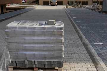 Obraz premium Cobblestone sidewalk in construction