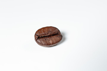 Fototapeta premium coffee beans isolated on white background
