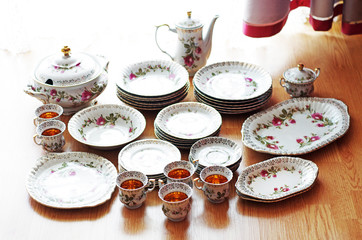 Stara zastawa stołowa pozłacana