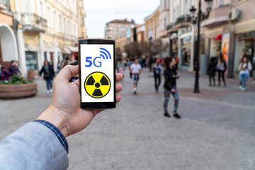 Fototapeta premium 5g network danger displayed outdoors