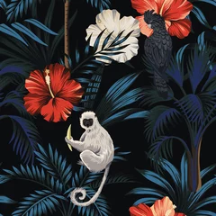 Tuinposter Hibiscus Tropische vintage Hawaiiaanse nacht, donkere palmbomen, zwarte papegaai, maki, palmbladeren, hibiscus bloem naadloze bloemmotief zwarte achtergrond. Exotisch jungle behang
