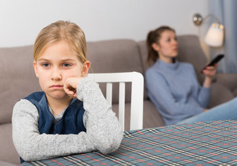 Mother and daughter after a quarrel went their separate ways
