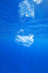 Fototapeta premium Plastic bag in the ocean