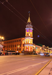 Obraz premium Saint Petersburg. Nevskiy Avenue in the Christmas holidays. Beautiful festive illumination on the tower of the City Duma