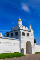 Fototapeta na wymiar Annunciation gate church of Intercession (Pokrovsky) convent in Suzdal, Russia. Golden ring of Russia