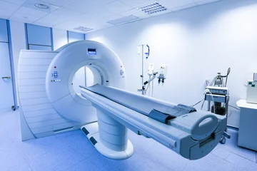 CT-Scanner (Computertomographie) im Krankenhaus © zlikovec
