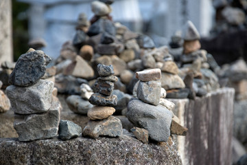 Fototapeta na wymiar Stack of stones to form a stone tower
