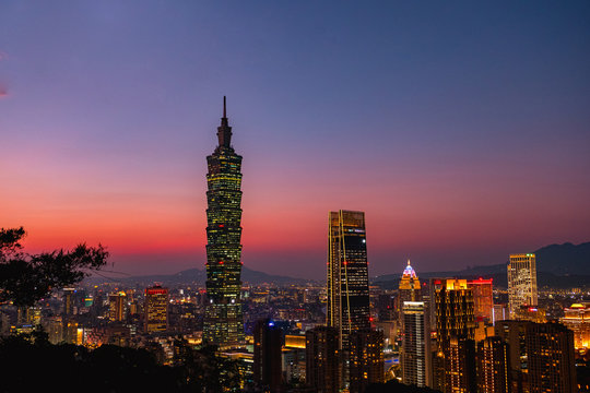 Beautiful dusk cityscape scene, Taipei 101 tower and other buildings. Taiwan.