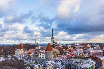 Fototapeta na wymiar View of Tallinn from the observation deck at winter day.