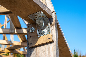 Elements and components of the construction of a hemispherical house