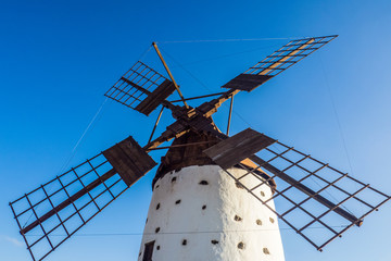 Windmühle auf Fuerteventura © Lichtblick