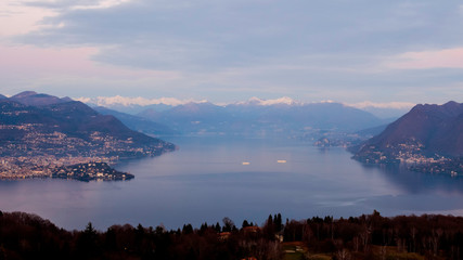 Lago Maggiore visto dalla località Alpino di Gignese (VB), Piemonte, Italia
