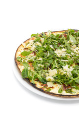 Pizza végétarienne sur fond blanc packshot en studio