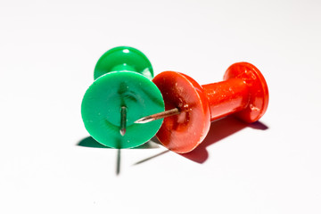 Green and red pins