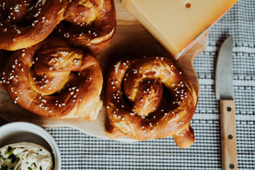 Soft und salty pretzel, moody food still life