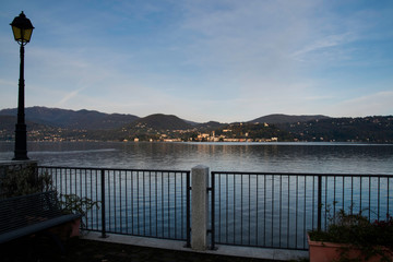 Obraz premium Pella (NO), paesino sul Lago D'Orta, Piemonte, Italia.
