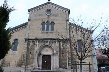 Eglise Notre Dame dans la commune de Bourgoin Jallieu - Département de l'Isère - Région Rhône Alpes - France - Vue extérieure - Eglise catholique construite en 1859