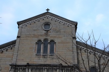 Eglise Notre Dame dans la commune de Bourgoin Jallieu - D&eacute;partement de l'Is&egrave;re - R&eacute;gion Rh&ocirc;ne Alpes - France - Vue ext&eacute;rieure - Eglise catholique construite en 1859