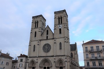 Fototapeta premium Eglise Saint Jean Baptiste dans la commune de Bourgoin Jallieu - Département de l'Isère - Région Rhône Alpes - France - Vue extérieure - Eglise catholique construite au 19 ème siècle