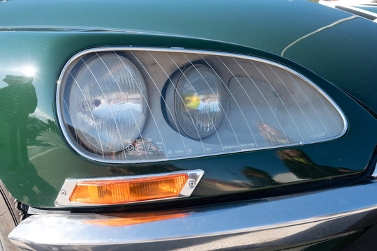 Classic car headlight