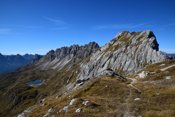 Fototapeta na wymiar Alpi Carniche - Monte Lastroni e Laghi d'Olbe