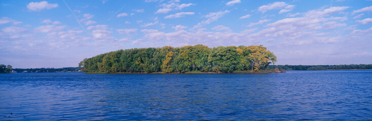 Fototapeta premium Mississippi River along Great River Road, Quad Cities, Illinois/Iowa