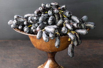 Sweet Sapphire Grapes grown in California are a new exciting variety that is crisp and has an unusual long shape like a finger. - obrazy, fototapety, plakaty