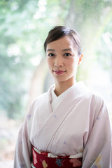 和服を着た女性