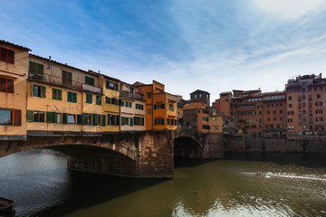 Obraz premium ヴェッキオ橋 晴れ 青空