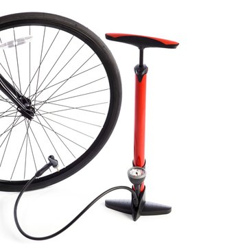 Bicycle wheel and bicycle pump