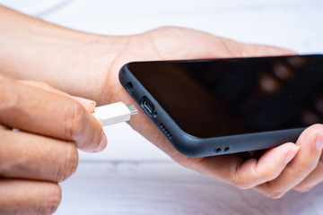 charging battery to mobile phone