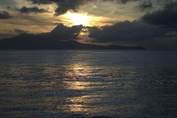 Obraz premium Sunrise at the beach of Mabini Batangas Philippines