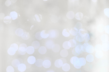 Obraz premium Decorative christmas background with bokeh lights and snowflakes - Image
