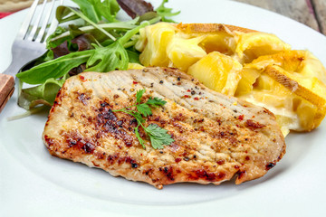 escalope de dinde grillée et gratin de pommes de terre