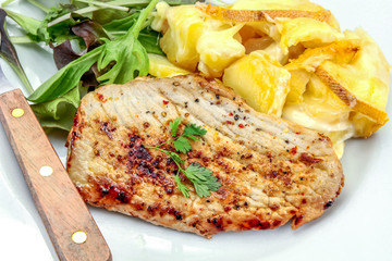 escalope de dinde grillée et gratin de pommes de terre