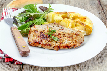 escalope de dinde grillée et gratin de pommes de terre