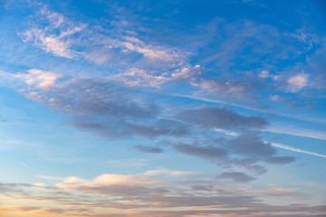 Naklejka premium beautiful sky with clouds at sunrise