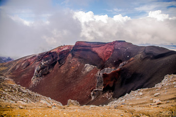 Red crater in the Tongariro Alpine Crossing © Lucia