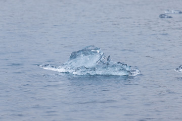 Obraz premium Bizarre ice floes of Iceberg lagoon jokulsarlon on the south of Iceland