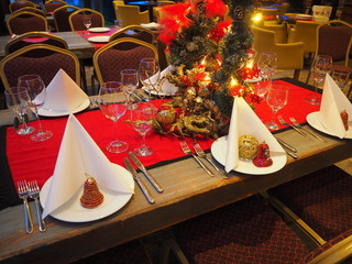 christmas table setting
