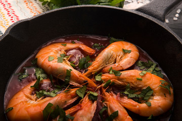 grilled shrimps with tomato sauce